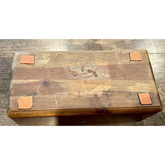 Cedar Chest Lane Mini Salesman Sample or Girl Graduate No key Some Marks VINTAGE - Picture 7 of 9